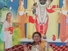 गोपाल मंदिर में हुई फूलों की होली