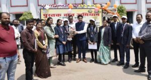 बस्तर में शुरू हुआ पुस्तक दान अभियान