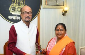 राज्यपाल श्री डेका से राष्ट्रीय पिछड़ा वर्ग आयोग की अध्यक्ष साध्वी निरंजन ज्योति ने की सौजन्य भेंट