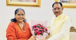 मुख्यमंत्री श्री विष्णु देव साय से राष्ट्रीय पिछड़ा वर्ग आयोग की अध्यक्ष साध्वी निरंजन ज्योति ने की सौजन्य भेंट