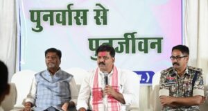 पुनर्वासित युवाओं से मिले उप मुख्यमंत्री विजय शर्मा और वन मंत्री केदार कश्यप