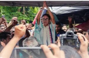 एके एंटनी के ब्लूप्रिंट पर चल रहीं सोनिया गांधी, ममता को विलय के ऑफर में छिपा है कांग्रेस का भविष्य