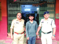 सोशल मीडिया पर महिला बनकर युवकों को जाल में फंसाने वाला साइबर ठग गिरफ्तार…