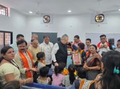 विधानसभा अध्यक्ष ने गंज पारा स्कूल का निरीक्षण कर विद्यार्थियों का तिलक लगाकर किया स्वागत गंजपारा स्कूल के उन्नयन कार्य की डॉ रमन सिंह ने की सराहना