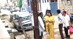 विभागीय लापरवाही और ठेकेदारों की अनदेखी का नतीजा : विद्युत पोल गिरा, कार क्षतिग्रस्त, नपा कर्मी गंभीर घायल…