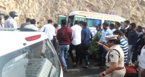 शहर के मोबाइल व्यवसायी की कार का देवरी के पास जबरदस्त एक्सीडेंट…
