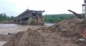 भारी बारिश का कहर: छत्तीसगढ़-ओडिशा को जोड़ने वाला 9 करोड़ का निर्माणाधीन पुल उदंती नदी में समाया, संपर्क टूटा…