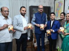 राज्यपाल श्री डेका ने 12 वर्षीय छात्र मास्टर दिव्यांश की पुस्तक ‘थॉट्स अबाउट गॉड‘ का किया विमोचन