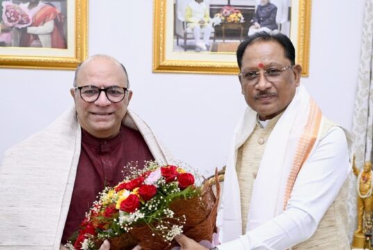मुख्यमंत्री श्री विष्णुदेव साय से निर्माता-निर्देशक डॉ. चंद्रप्रकाश द्विवेदी ने की सौजन्य मुलाकात