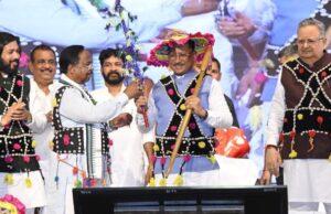मुख्यमंत्री निवास में धूमधाम से मनाया गया हरेली तिहार: विष्णुदेव साय और डॉ. रमन सिंह पिंक ऑटो में पहुंचे, कृषि औजारों व गौवंश की पूजा…