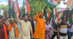 शहीद नगरी छुईखदान में गूंजा राष्ट्रभक्ति का जयघोष, तिरंगे के सम्मान में निकली भव्य मंडल स्तरीय तिरंगा यात्रा..
