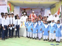 ठेलकाडीह संत बाबा गुरुघासी दास शासकीय नवीन महाविद्यालय के स्वीकृति भवन के जल्द निर्माण की मांग को लेकर दो दिवसीय उपवास में बैठे पूर्व विधायक भुनेश्वर बघेल ने दूसरे दिन 1100 लोगो के समर्थन पत्र सौप किये समाप्त…