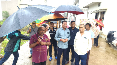 ममता नगर गली नंबर 5 में अतिक्रमण हटवाकर महापौर मधुसूदन ने आवागमन हेतु मार्ग खुलवाया….