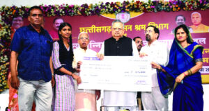 मेहनतकश श्रमिकों के जीवन में शासन की योजनाएं ला रही महत्वपूर्ण परिवर्तन विस अध्यक्ष : डॉ. रमन सिंह…