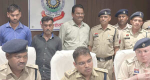 कबीरधाम पुलिस की बड़ी कार्रवाई: नकली नोट छापने और खपाने वाले गिरोह का पर्दाफाश, 12.50 लाख के नकली नोट बरामद…