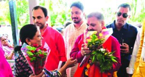 रेल परियोजना की स्वीकृति पर खैरागढ़ में सांसद संतोष पाण्डेय का भव्य नागरिक अभिनंदन….
