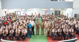 राजनांदगांव पुलिस की अनूठी पहल: ‘खाकी किड्स’ अभियान तहत के नीरज बाजपेयी इंटरनेशनल स्कूल में विद्यार्थियों को पढ़ाया गया कानून और साइबर सुरक्षा का पाठ…