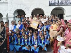 संगीत नगरी खैरागढ़ से सरहद पर तैनात जवानों के लिए भेजे गए 3000 रक्षा सूत्र व संदेश पत्र…