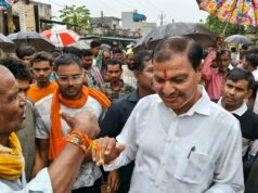 ग्रामीणों की समस्याओं के समाधान को लेकर महापौर मधुसूदन यादव ने दिया आश्वासन: 3 दिन में भरेंगे गड्ढे, बारिश बाद शुरू होगा सड़क निर्माण…