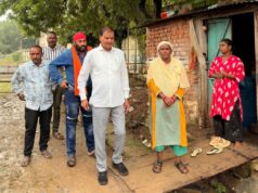 गौरीनगर अंडरब्रिज हादसा : मृतक के परिजनों से मिले महापौर मधुसूदन यादव…