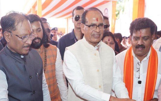 केंद्रीय मंत्री श्री शिवराज सिंह चौहान और मुख्यमंत्री श्री विष्णु देव साय ने सक्ति जिले में 121.70 करोड़ रुपए के 38 विकास कार्यों का किया लोकार्पण एवं भूमिपूजन