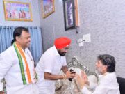 सियासत की सरहदों से ऊपर इंसानियत: किरण देव से मिले दीपक बैज और मलकीत गैदू
