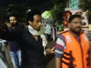 बाढ़ के बीच पत्रकारिता से आगे बढ़कर सेवा का संकल्प, हसन राजा टीम के साथ लगातार संभाल रहे रेस्क्यू मोर्चा