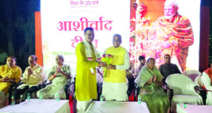 एक लाख से अधिक दीपों से जगमगाया राजनांदगांव, मोदीमय हुआ शहर…