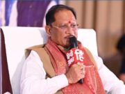 मुख्यमंत्री श्री विष्णु देव साय और उप मुख्यमंत्री श्री अरुण साव ने आज रायपुर के सिविल लाइन स्थित मुख्यमंत्री निवास कार्यालय में राज्य कैबिनेट की बैठक के बाद पत्रकार-वार्ता को संबोधित किया। उन्होंने पत्रकार-वार्ता में कैबिनेट की बैठक में लिए गए निर्णयों की जानकारी दी। उप मुख्यमंत्री श्री विजय शर्मा भी पत्रकार-वार्ता में उपस्थित थे।