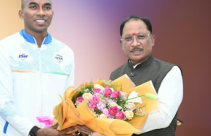 मुख्यमंत्री श्री विष्णु देव साय से एशियन गेम्स के कांस्य पदक विजेता एथलीट अनिमेष कुजूर ने की सौजन्य मुलाकात