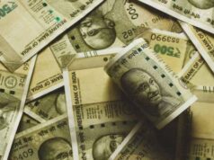 कार के दरवाजे में बने थे खुफिया खाने, ठूंस रखे थे नोटों के बंडल, DRI ने रोका तो खुल गया 3 करोड़ का राज