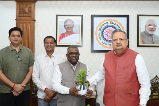 विधानसभा अध्यक्ष डॉ. रमन सिंह के मार्गदर्शन में राजनांदगांव के रेलवे विकास कार्यों की महत्वपूर्ण समीक्षा बैठक संपन्न…