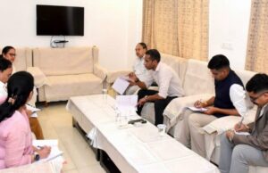 लोक निर्माण विभाग के सचिव ने निर्माण कार्यों की प्रगति की समीक्षा की