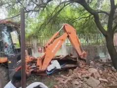 राजनांदगांव में गोवंश हत्या पर बड़ा एक्शन: आरोपियों की अवैध दुकानों पर चला बुलडोजर, 11 गिरफ्तार; महापौर बोले- ‘किसी को नहीं छोड़ेंगे’…