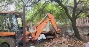 राजनांदगांव में गोवंश हत्या पर बड़ा एक्शन: आरोपियों की अवैध दुकानों पर चला बुलडोजर, 11 गिरफ्तार; महापौर बोले- ‘किसी को नहीं छोड़ेंगे’…