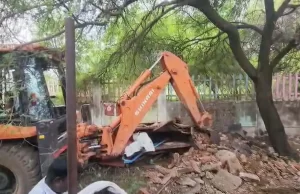 राजनांदगांव में गोवंश हत्या पर बड़ा एक्शन: आरोपियों की अवैध दुकानों पर चला बुलडोजर, 11 गिरफ्तार; महापौर बोले- ‘किसी को नहीं छोड़ेंगे’…