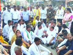 डोंगरगांव पुलिस के खिलाफ कांग्रेस ने खोला मोर्चा….