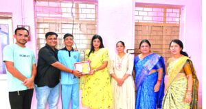 गुजराती स्कूल की छात्रा सिद्धि सेन ने जिला स्तरीय भाषण प्रतियोगिता में लहराया परचम, राज्य स्तर के लिए चयनित…
