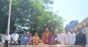 गांधी एवं शास्त्री जयंती पर नगर पंचायत घुमका में श्रद्धांजलि सभा और स्वच्छता अभियान का आयोजन; मरीजों को बांटे गए फल…
