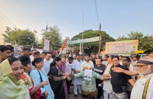 खैरागढ़ में कांग्रेस का ‘वोट बचाओ, देश बचाओ’ मार्च, ज्ञानेश कुमार का पुतला दहन कर मांगा इस्तीफा…