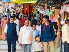 डोंगरगढ़: कलेक्टर जितेन्द्र यादव ने पेश की अनोखी मिसाल, नवरात्रि में प्रतिदिन सीढ़ियों से मां बमलेश्वरी के दरबार पहुंचकर ले रहे व्यवस्थाओं का जायजा…