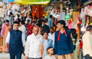 डोंगरगढ़: कलेक्टर जितेन्द्र यादव ने पेश की अनोखी मिसाल, नवरात्रि में प्रतिदिन सीढ़ियों से मां बमलेश्वरी के दरबार पहुंचकर ले रहे व्यवस्थाओं का जायजा…