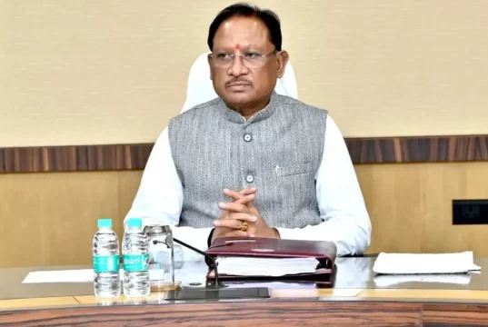 CM साय की दो टूक: ‘बरसात में सड़कों पर दौड़नी चाहिए गाड़ियां, पर चलानी पड़ रही है नाव; सुधारे सीवरेज सिस्टम’…