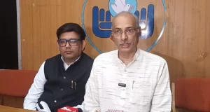 निजी मेडिकल कॉलेजों की मनमानी: हॉस्टल और ट्रांसपोर्ट के नाम पर हो रही सालाना 4.5 लाख की अवैध वसूली, पालकों ने स्वास्थ्य सचिव को सौंपा पत्र…
